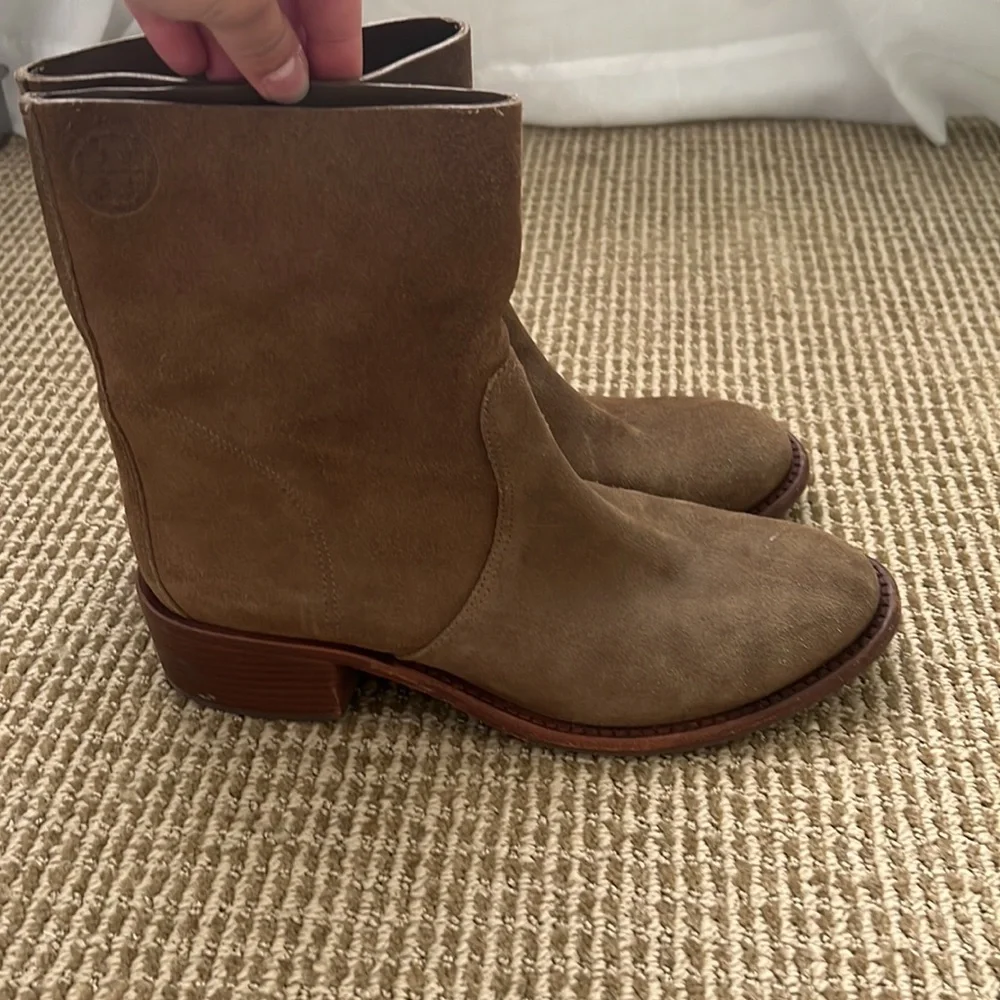Boots - Picture 2 of 4